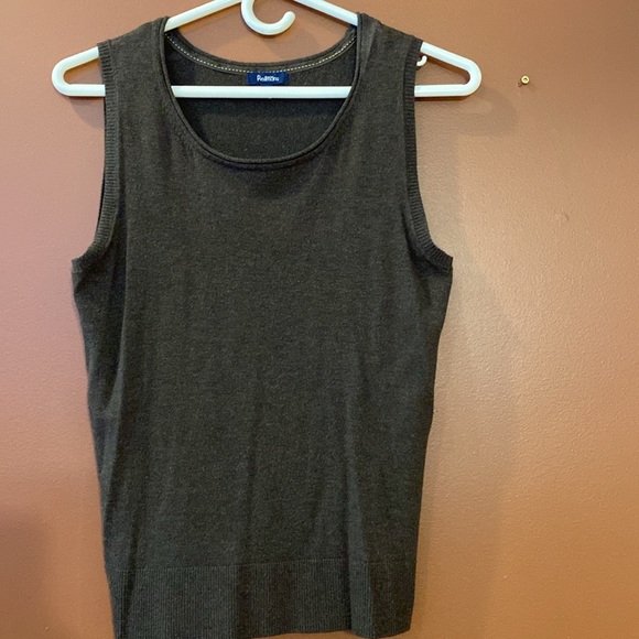 Two-piece cardigan and knitted tank top by Reitmans in size small - Picture 3 of 11